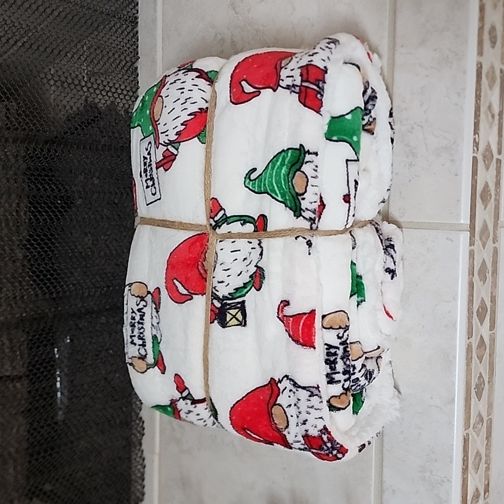 🎄 GNOME Christmas SHERPA THROW 🎄